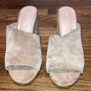 Tan/brown suede mules